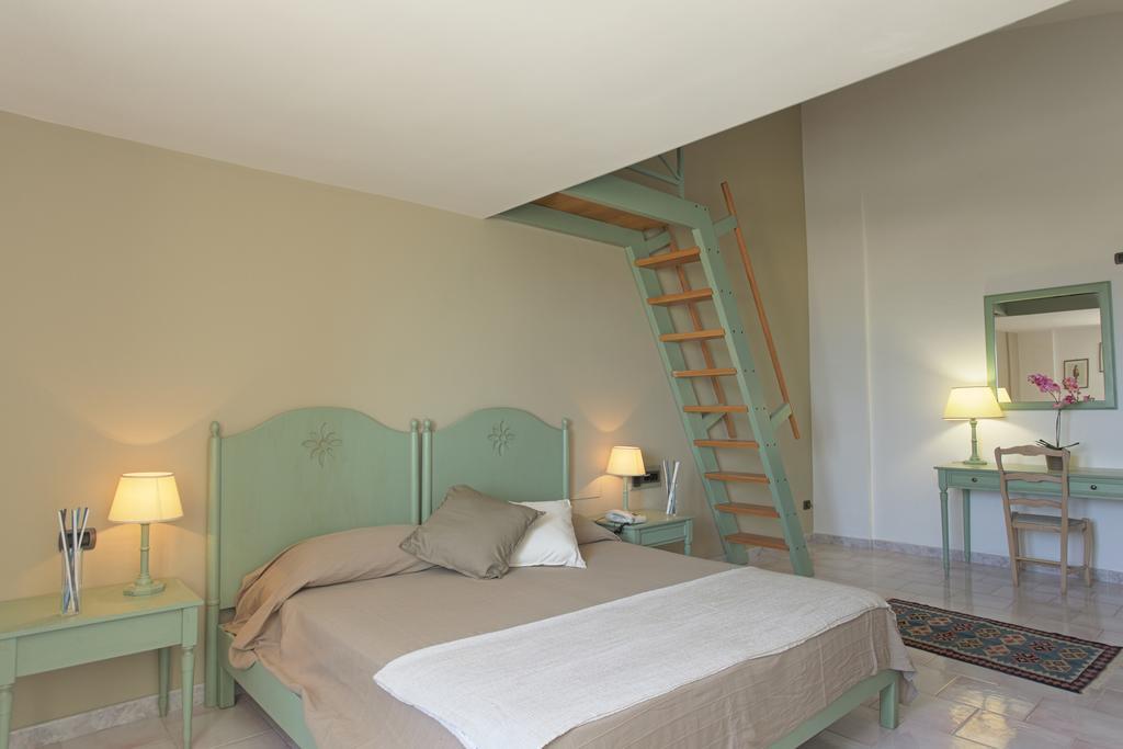 Hotel Puntamajata Realmonte Habitación foto